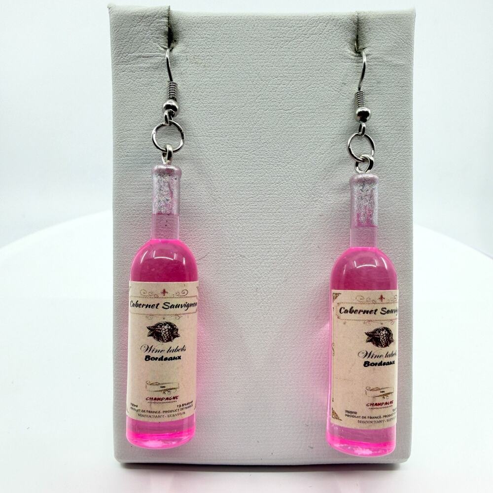 VTG Y2K Pink Resin Wine Bottle Dangle Earrings Cabernet Sauvignon Novelty Boho